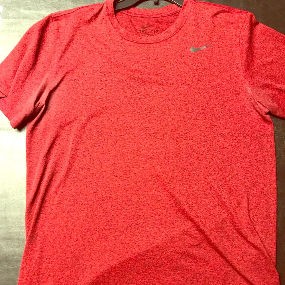 Nike men’s medium short sleeve shirt